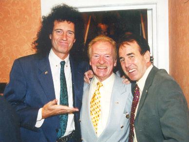 Legends or what?  Brian May, Bert Weedon who taught everyone with his: 'Play in a Day' book....and Dec